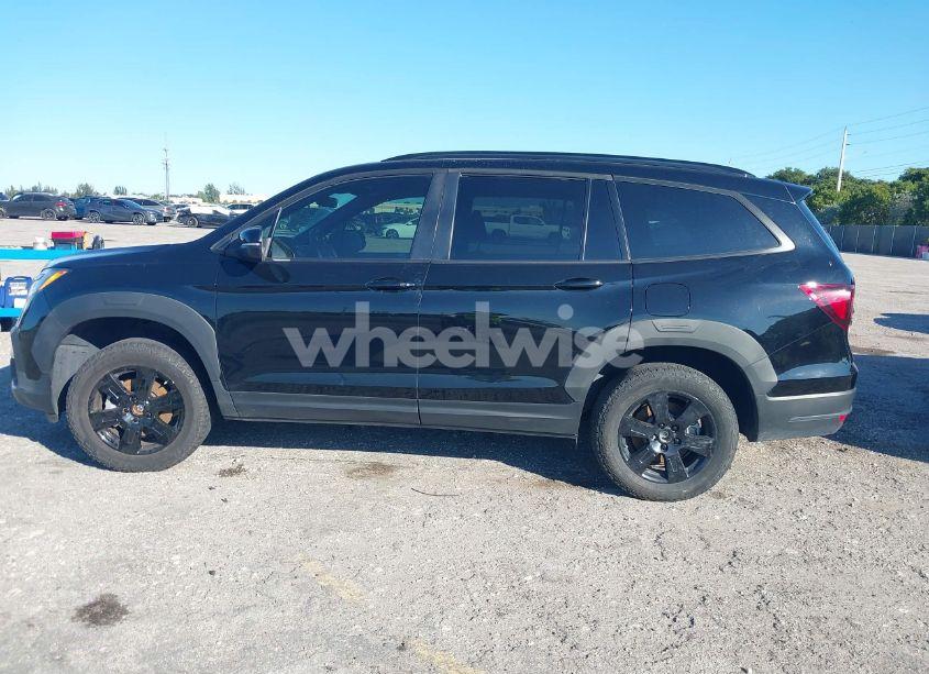 Photo 14 of 2022 Honda Pilot AWD TRAILSPORT (VIN 5FNYF6H8XNB085730)