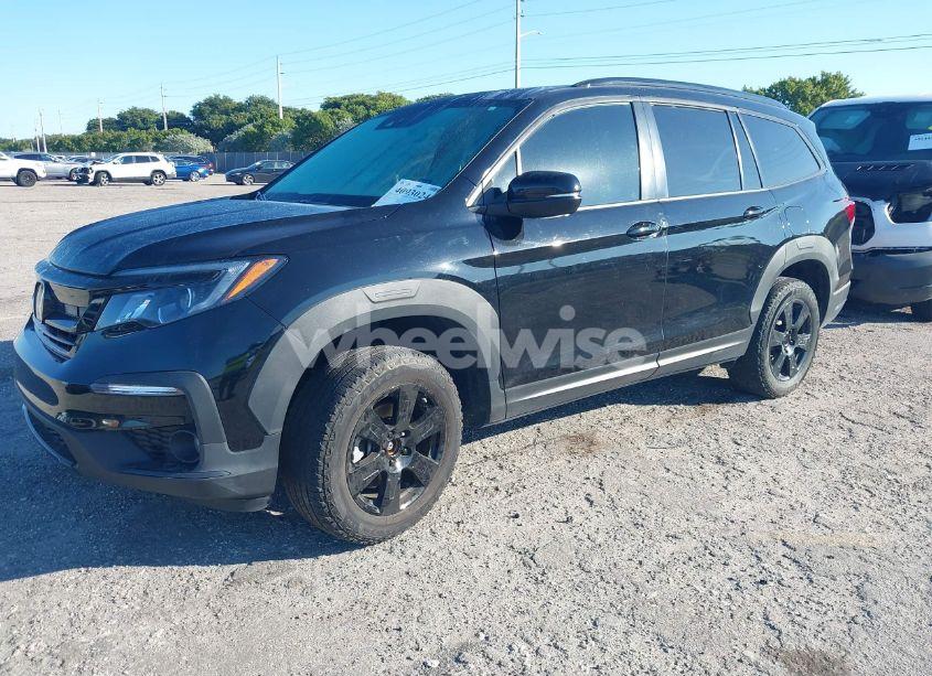 Photo 2 of 2022 Honda Pilot AWD TRAILSPORT (VIN 5FNYF6H8XNB085730)