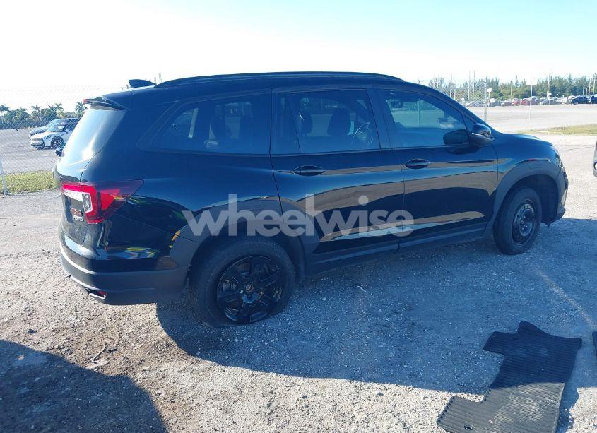 Photo 4 of 2022 Honda Pilot AWD TRAILSPORT (VIN 5FNYF6H8XNB085730)