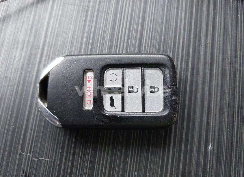 Photo 11 of 2016 Honda Pilot TOURING (VIN 5FNYF6H90GB033664)