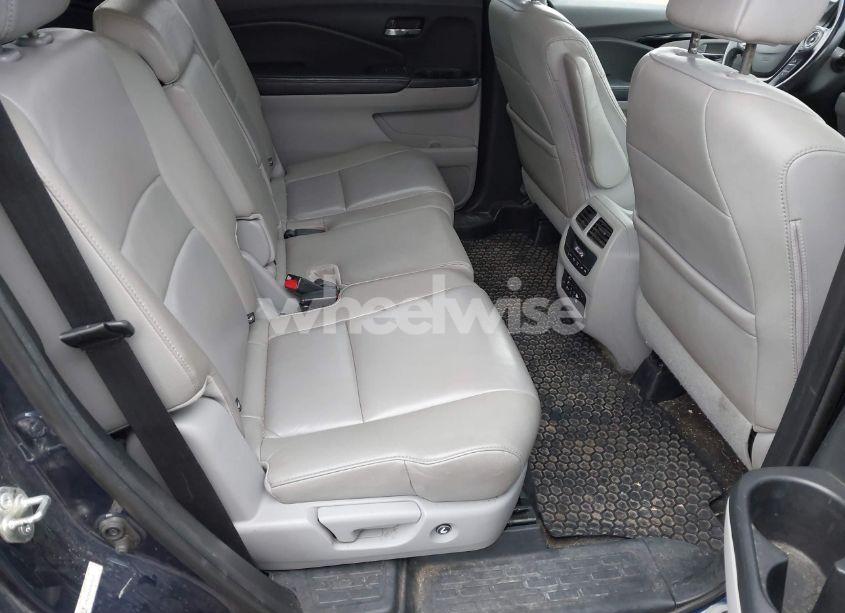 Photo 8 of 2016 Honda Pilot TOURING (VIN 5FNYF6H90GB033664)