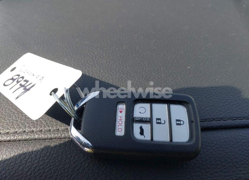 Photo 11 of 2016 Honda Pilot TOURING (VIN 5FNYF6H90GB107620)