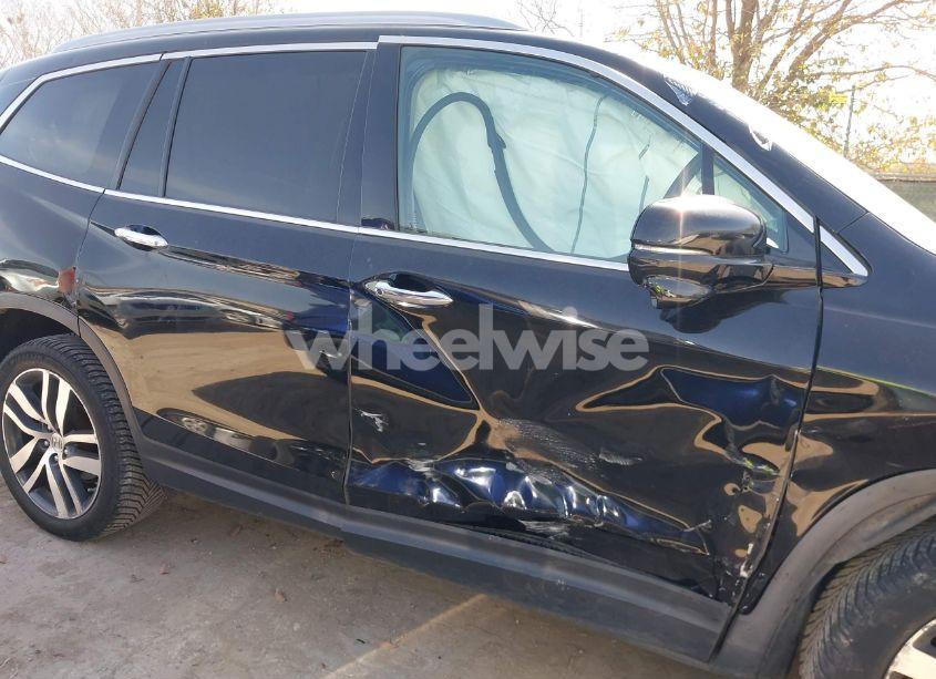 Photo 13 of 2016 Honda Pilot TOURING (VIN 5FNYF6H90GB107620)