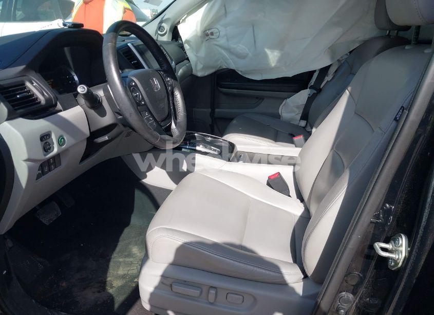 Photo 5 of 2016 Honda Pilot TOURING (VIN 5FNYF6H90GB107620)