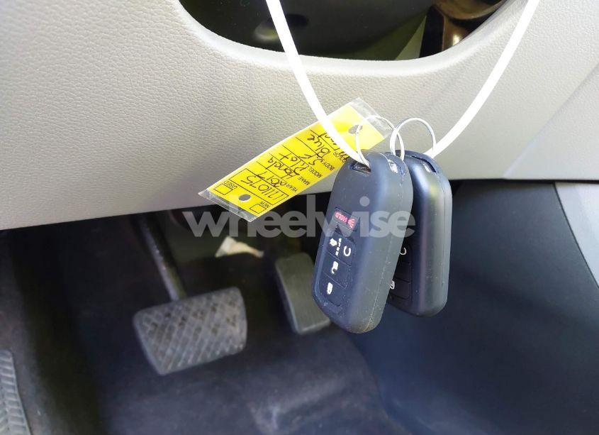 Photo 11 of 2017 Honda Pilot TOURING (VIN 5FNYF6H90HB001895)