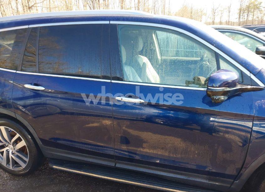 Photo 13 of 2017 Honda Pilot TOURING (VIN 5FNYF6H90HB001895)