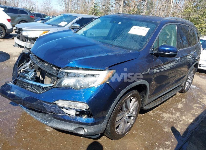 Photo 2 of 2017 Honda Pilot TOURING (VIN 5FNYF6H90HB001895)