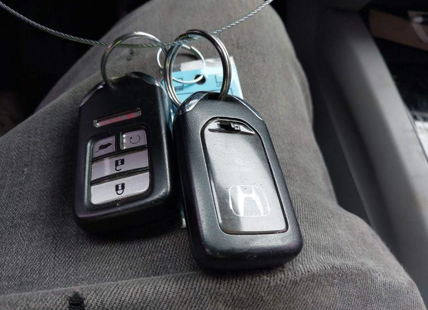 Photo 11 of 2017 Honda Pilot TOURING (VIN 5FNYF6H90HB015571)