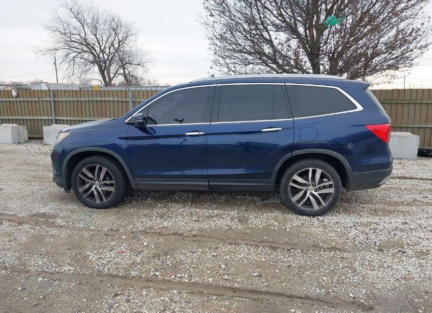 Photo 14 of 2017 Honda Pilot TOURING (VIN 5FNYF6H90HB015571)