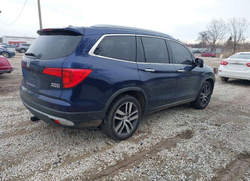 Photo 4 of 2017 Honda Pilot TOURING (VIN 5FNYF6H90HB015571)