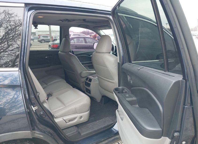 Photo 8 of 2017 Honda Pilot TOURING (VIN 5FNYF6H90HB015571)