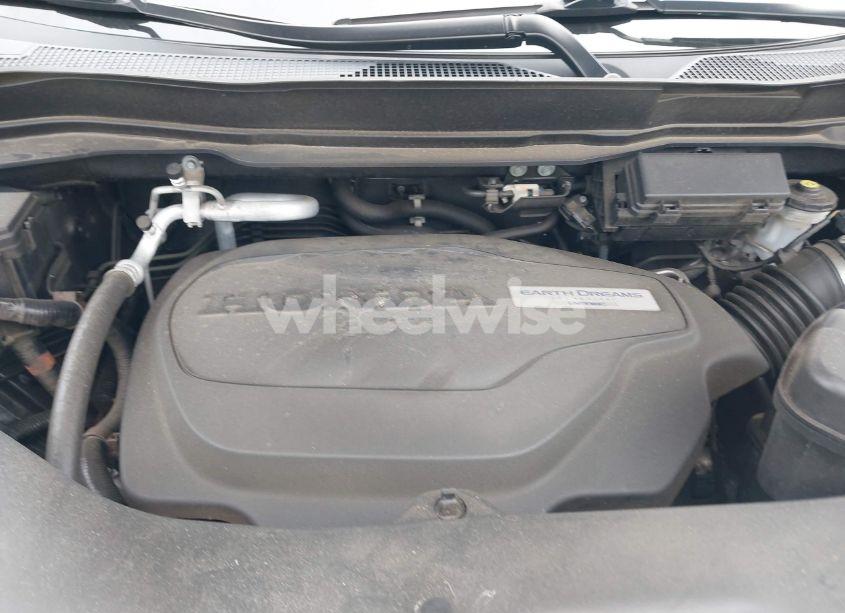 Photo 10 of 2017 Honda Pilot TOURING (VIN 5FNYF6H90HB052474)