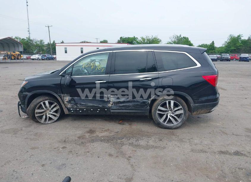 Photo 14 of 2017 Honda Pilot TOURING (VIN 5FNYF6H90HB052474)