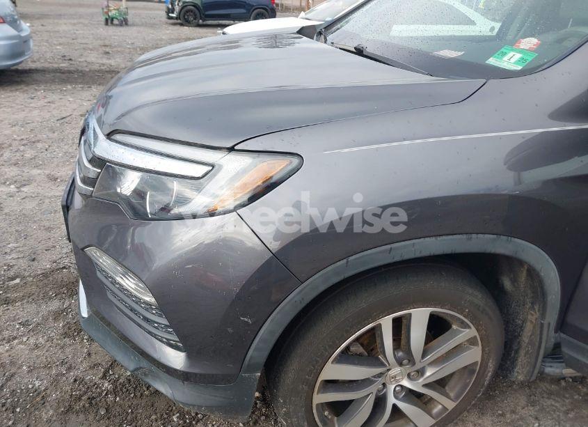 Photo 6 of 2017 Honda Pilot TOURING (VIN 5FNYF6H90HB100202)