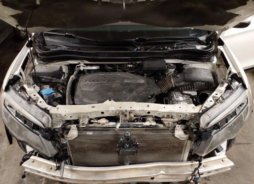 Photo 10 of 2018 Honda Pilot TOURING (VIN 5FNYF6H90JB011509)