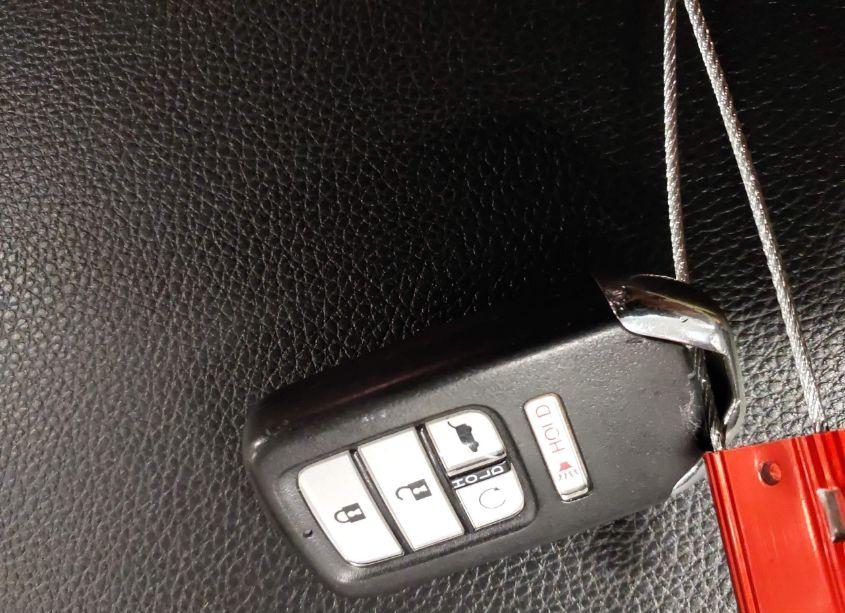 Photo 11 of 2018 Honda Pilot TOURING (VIN 5FNYF6H90JB011509)