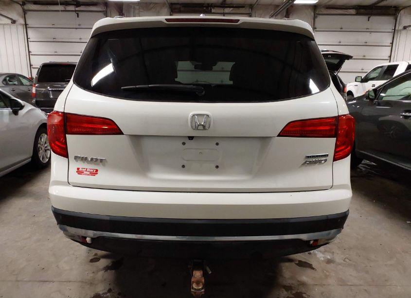 Photo 17 of 2018 Honda Pilot TOURING (VIN 5FNYF6H90JB011509)