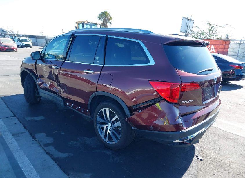 Photo 3 of 2018 Honda Pilot TOURING (VIN 5FNYF6H90JB052674)