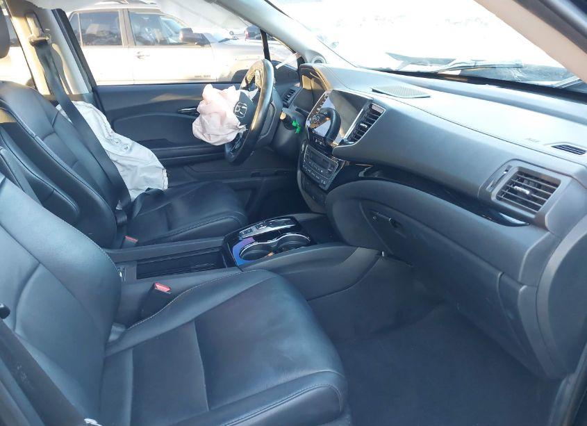 Photo 5 of 2019 Honda Pilot TOURING (VIN 5FNYF6H90KB044253)