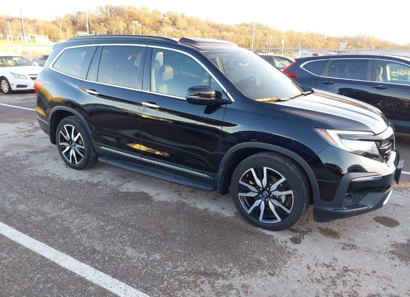 2020 Honda Pilot AWD TOURING 8 PASSENGER (VIN 5FNYF6H90LB008869) main photo