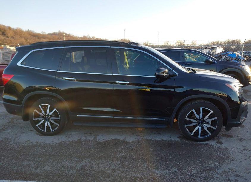Photo 13 of 2020 Honda Pilot AWD TOURING 8 PASSENGER (VIN 5FNYF6H90LB008869)