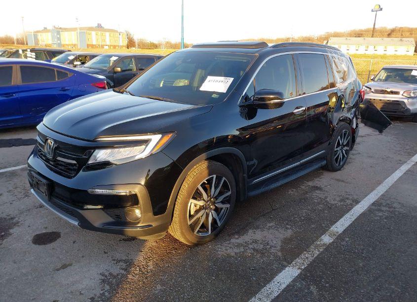 Photo 2 of 2020 Honda Pilot AWD TOURING 8 PASSENGER (VIN 5FNYF6H90LB008869)
