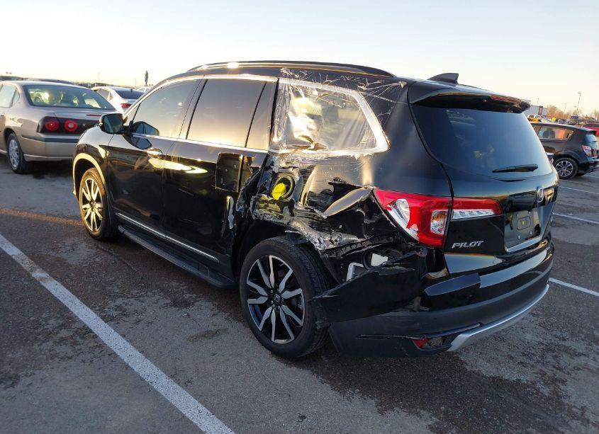 Photo 3 of 2020 Honda Pilot AWD TOURING 8 PASSENGER (VIN 5FNYF6H90LB008869)