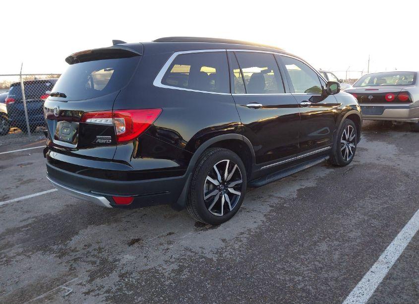 Photo 4 of 2020 Honda Pilot AWD TOURING 8 PASSENGER (VIN 5FNYF6H90LB008869)