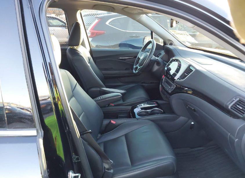 Photo 5 of 2020 Honda Pilot AWD TOURING 8 PASSENGER (VIN 5FNYF6H90LB008869)