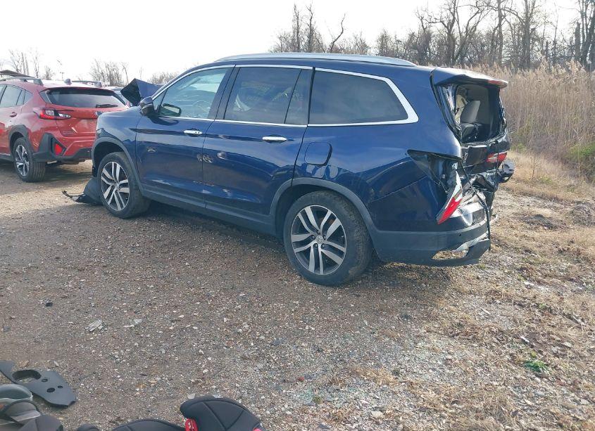 Photo 3 of 2017 Honda Pilot TOURING (VIN 5FNYF6H91HB005115)