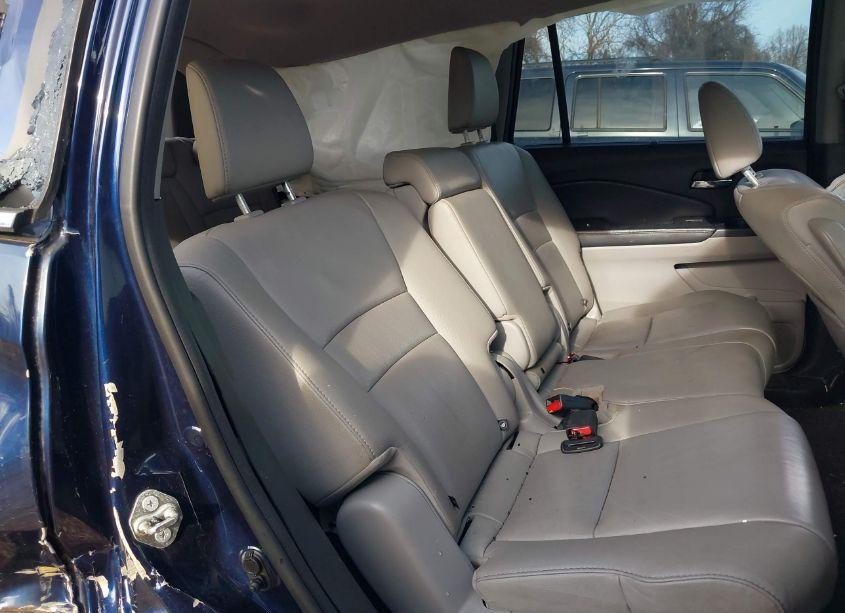 Photo 8 of 2017 Honda Pilot TOURING (VIN 5FNYF6H91HB005115)