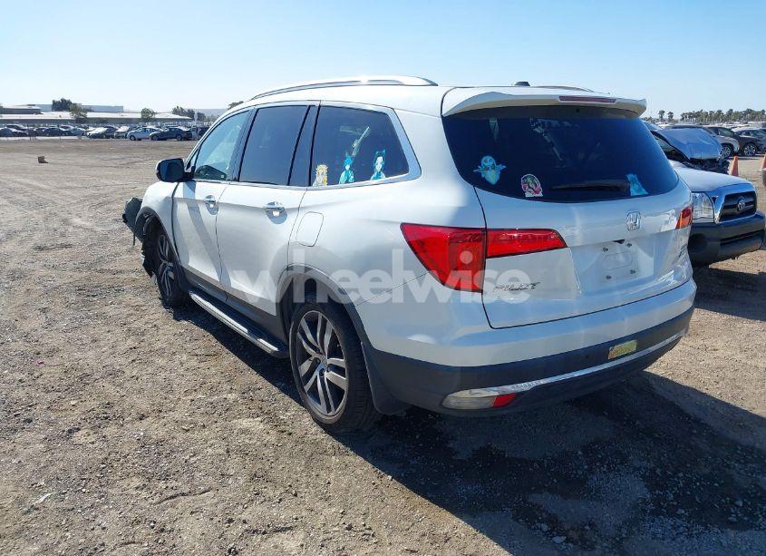 Photo 3 of 2017 Honda Pilot TOURING (VIN 5FNYF6H91HB097505)