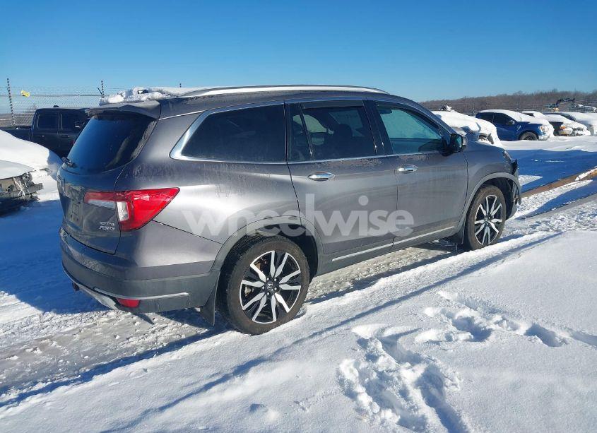 Photo 4 of 2019 Honda Pilot TOURING (VIN 5FNYF6H91KB094224)