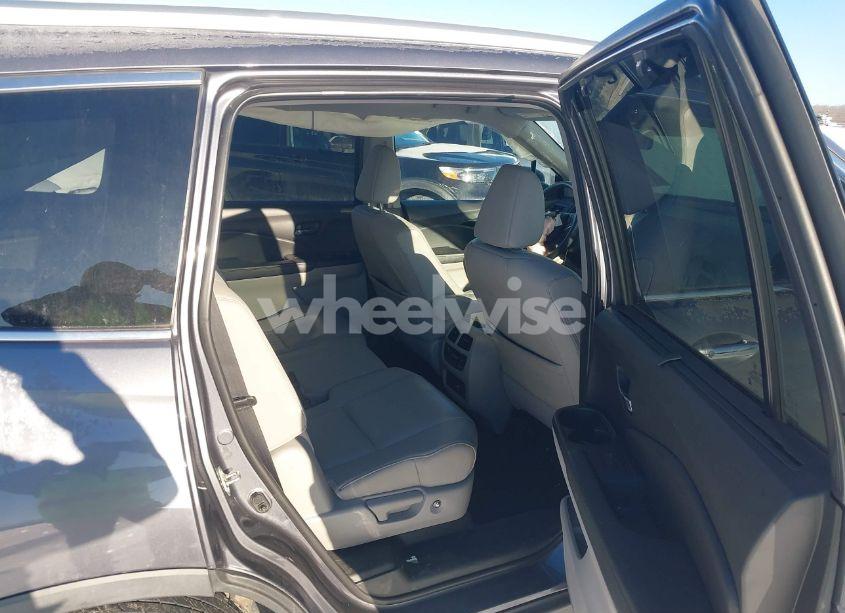 Photo 8 of 2019 Honda Pilot TOURING (VIN 5FNYF6H91KB094224)