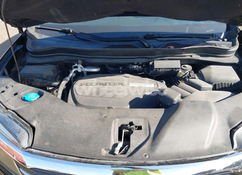 Photo 10 of 2016 Honda Pilot TOURING (VIN 5FNYF6H92GB075172)