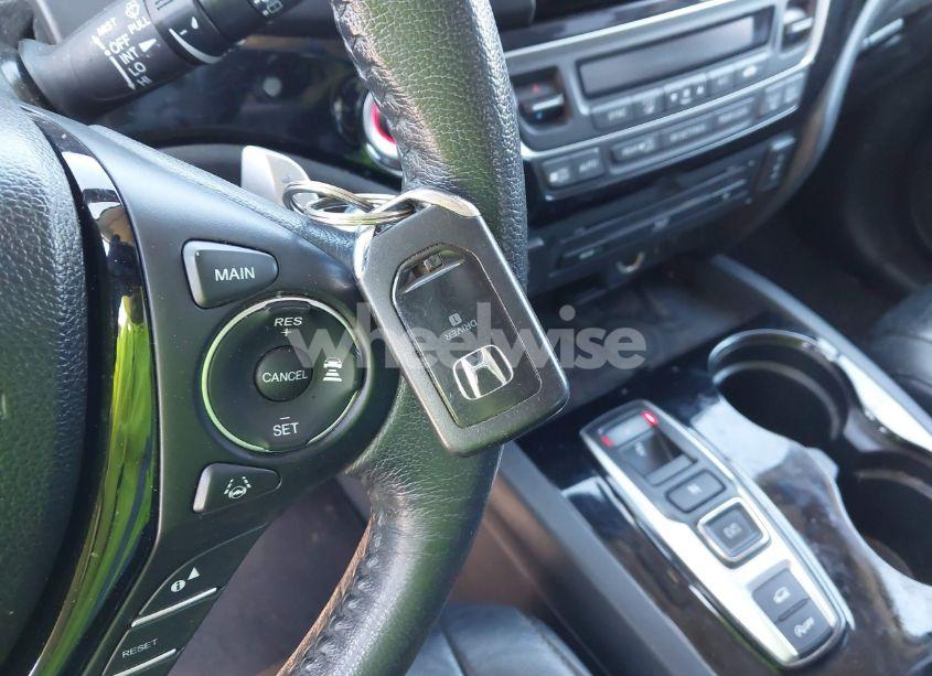 Photo 11 of 2016 Honda Pilot TOURING (VIN 5FNYF6H92GB083370)