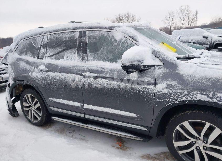 Photo 13 of 2018 Honda Pilot TOURING (VIN 5FNYF6H92JB034550)