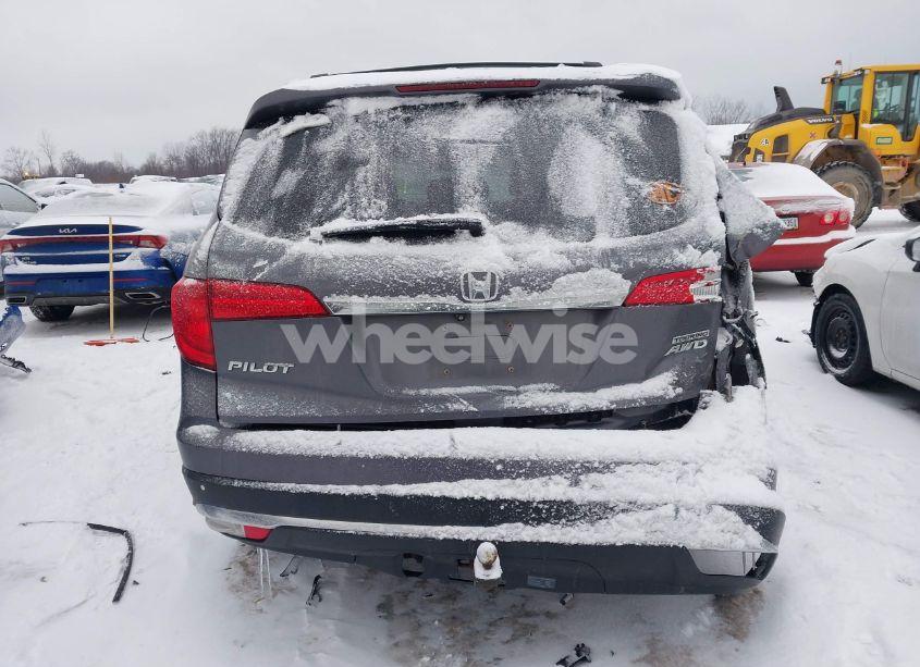 Photo 16 of 2018 Honda Pilot TOURING (VIN 5FNYF6H92JB034550)