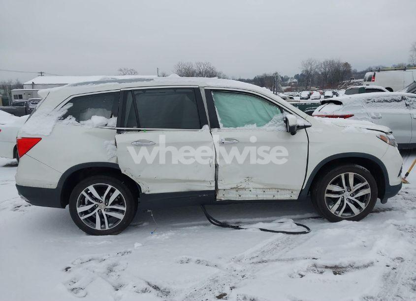 Photo 13 of 2018 Honda Pilot TOURING (VIN 5FNYF6H92JB053566)