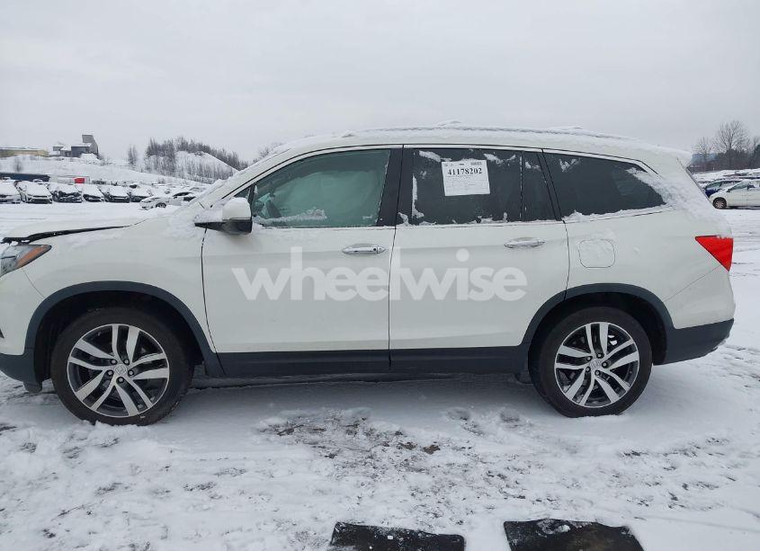 Photo 14 of 2018 Honda Pilot TOURING (VIN 5FNYF6H92JB053566)