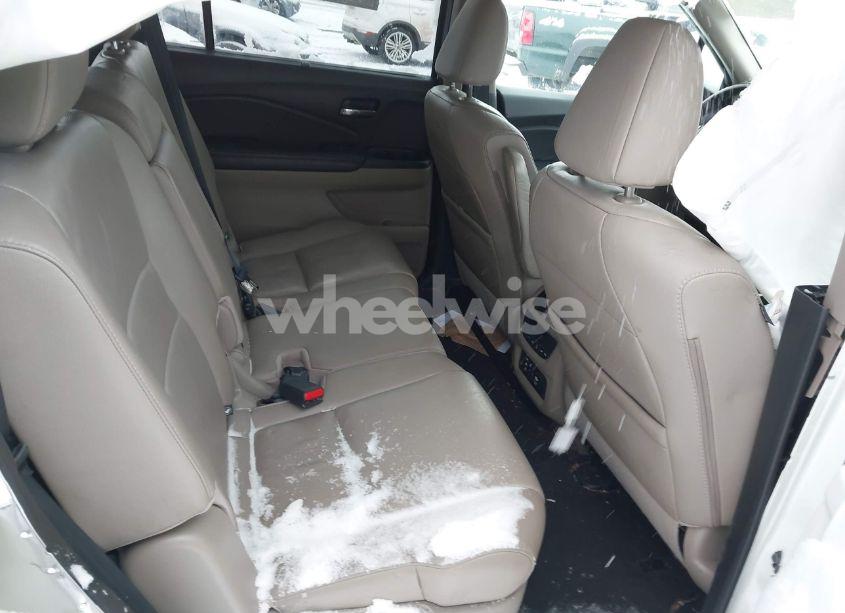 Photo 8 of 2018 Honda Pilot TOURING (VIN 5FNYF6H92JB053566)