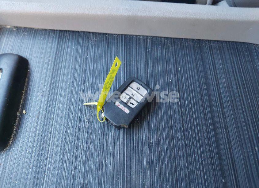 Photo 11 of 2016 Honda Pilot TOURING (VIN 5FNYF6H93GB017894)