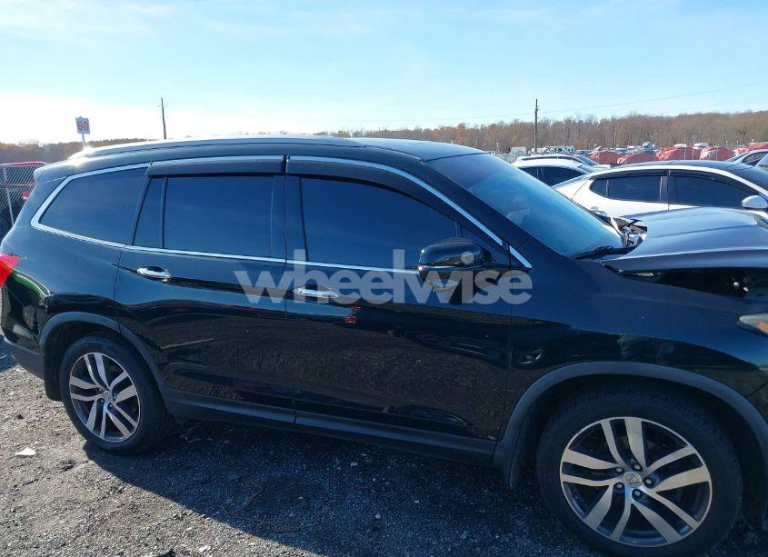 Photo 13 of 2016 Honda Pilot TOURING (VIN 5FNYF6H93GB017894)
