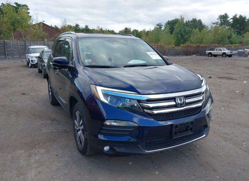 2016 Honda Pilot TOURING (VIN 5FNYF6H93GB018124) main photo
