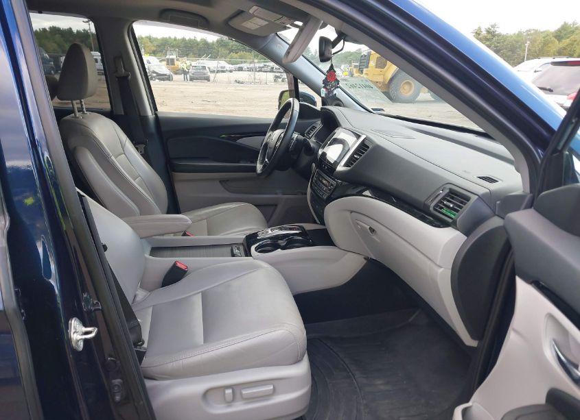 Photo 5 of 2016 Honda Pilot TOURING (VIN 5FNYF6H93GB018124)