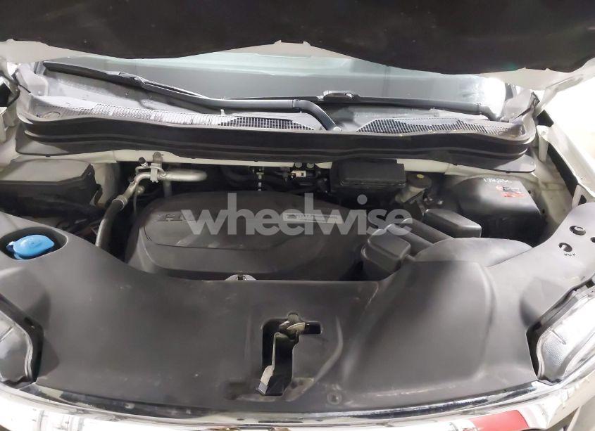 Photo 10 of 2016 Honda Pilot TOURING (VIN 5FNYF6H93GB078601)