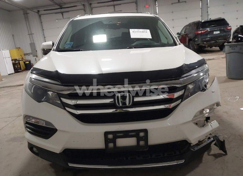 Photo 11 of 2016 Honda Pilot TOURING (VIN 5FNYF6H93GB078601)