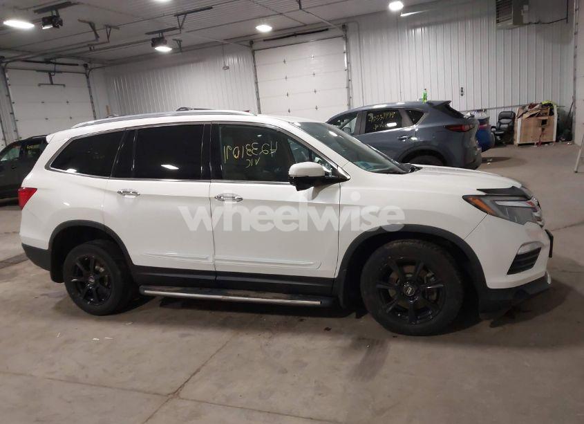 Photo 12 of 2016 Honda Pilot TOURING (VIN 5FNYF6H93GB078601)