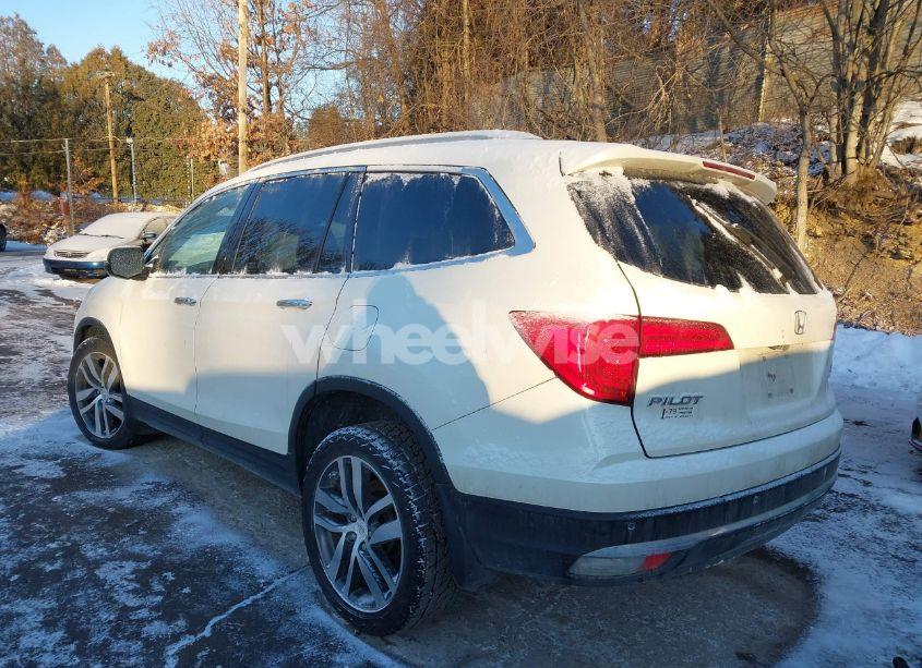 Photo 3 of 2016 Honda Pilot TOURING (VIN 5FNYF6H93GB113296)