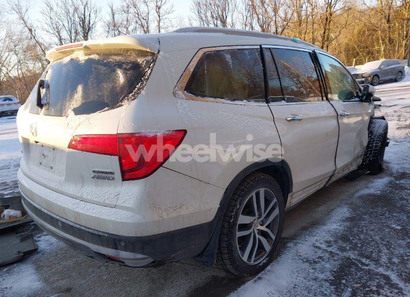 Photo 4 of 2016 Honda Pilot TOURING (VIN 5FNYF6H93GB113296)
